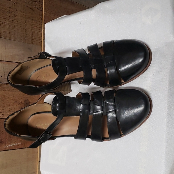clarks block heel sandals